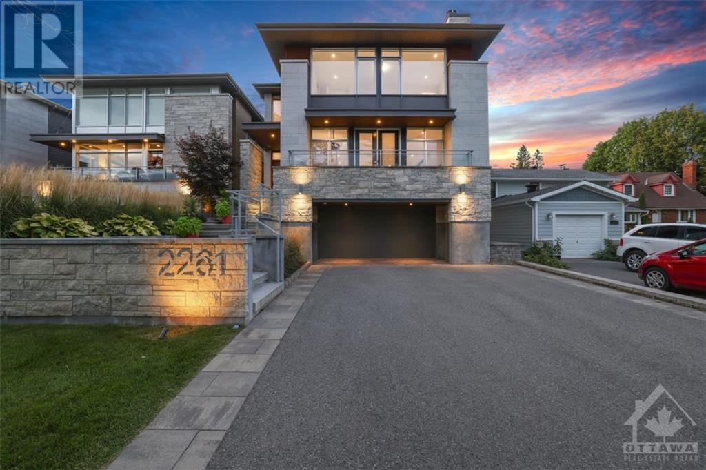 2261 FOX CRESCENT, ottawa, Ontario